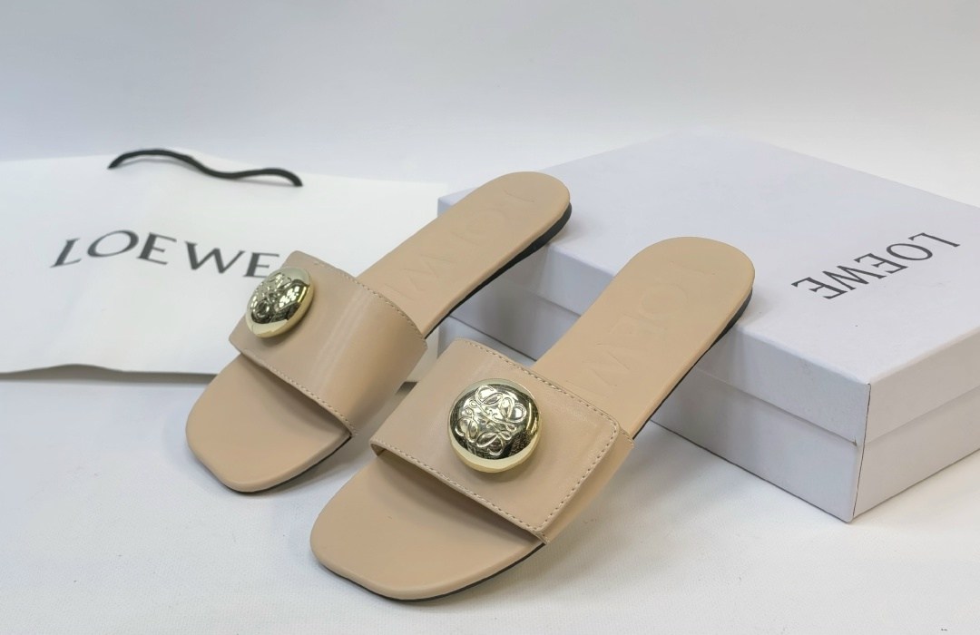 шлепанцы женские,,кожаные шлепанцы,модные тапочки,шлепки шанель женские