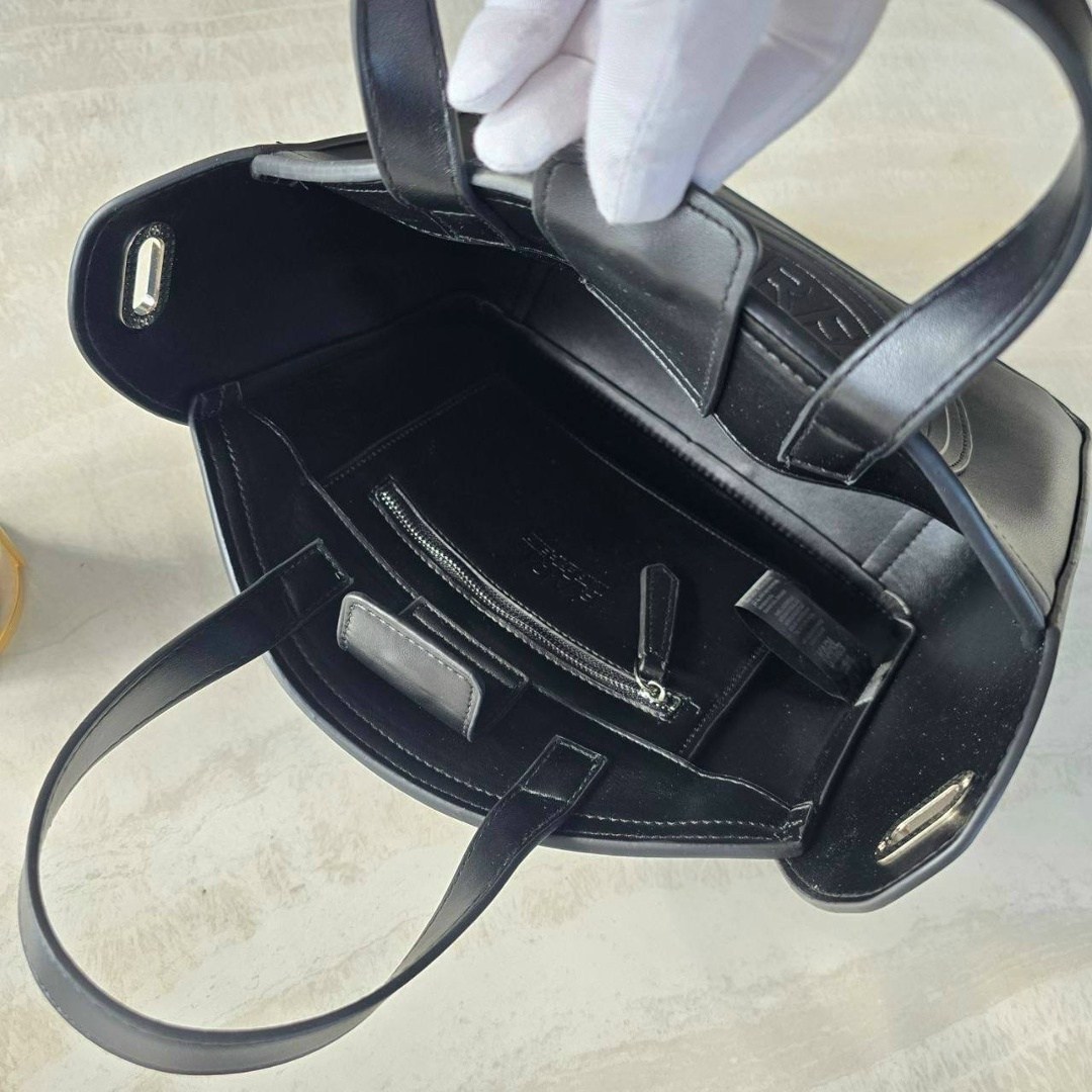 женская сумка karl lagerfeld,сумка karl lagerfeld,сумка karl lagerfeld оригинал,сумка karl lagerfeld натуральная кожа,сумка karl lagerfeld сумка