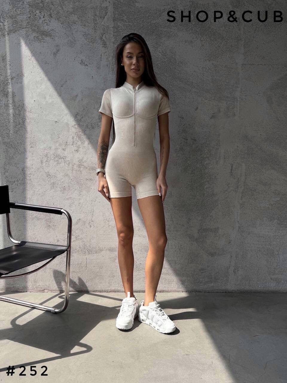 комбинезон женский спортивный для фитнеса,женский спортивный комбинезон,комбинезон для фитнеса,комбинезон спортивный для фитнеса обтягивающий,комбинезон спортивный