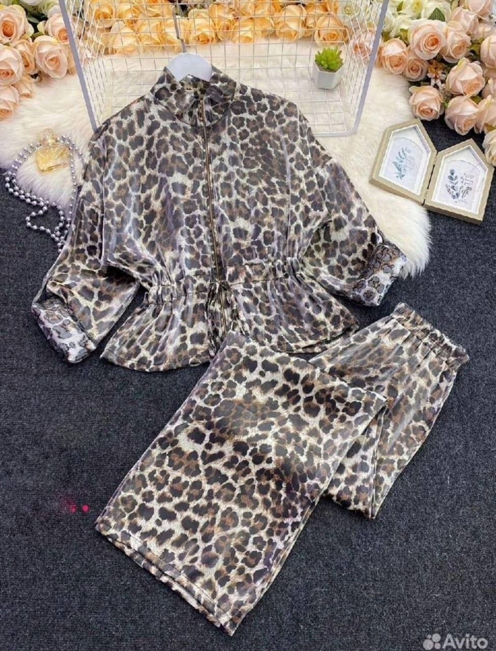 леопардовые костюмы,костюм женский,костюм двойка женская,костюм с брюками нарядный,женский брючный костюм