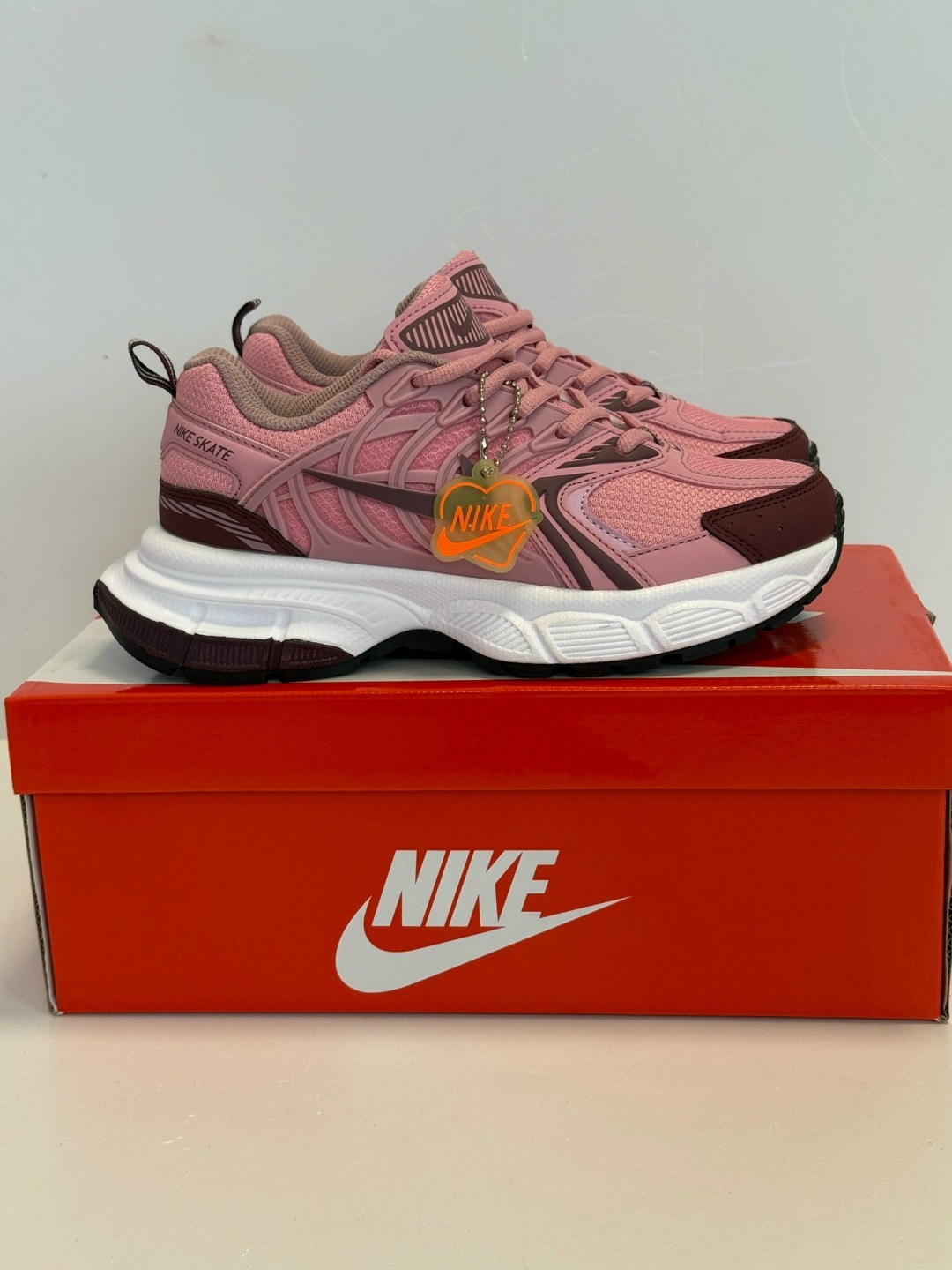 кроссовки,женские кроссовки,женские кроссовки nike,кроссы,спортивная