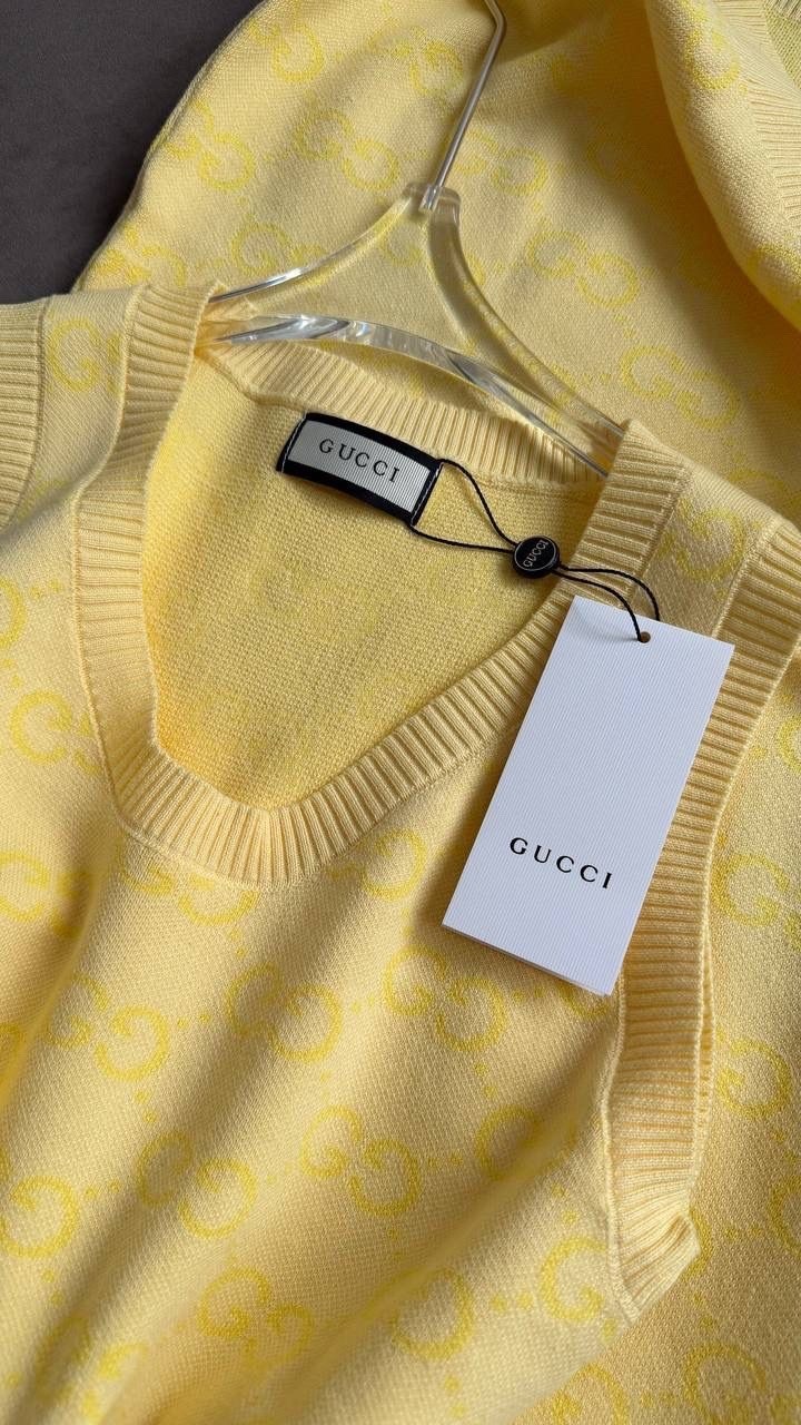 свитер гуччи женский,вязаные жилеты,желтый свитер гуччи,желтый свитер,безрукавка