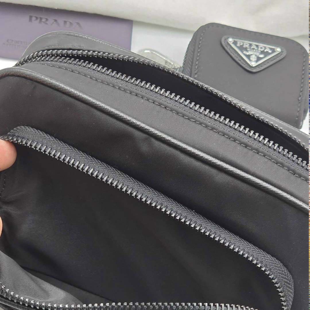 прада сумка,prada nylon shoulder bag,prada re-nylon and brushed leather shoulder bag - black,мужская сумка,сумка prada