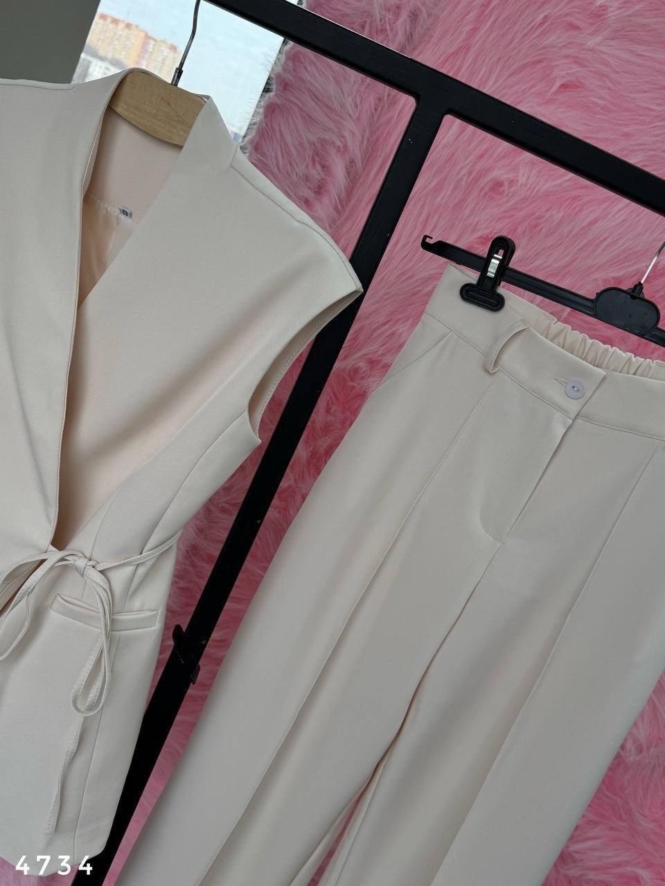 удлиненный жилет,женская жилетка,женские жилеты,костюм с жилетом,приталенный жилет