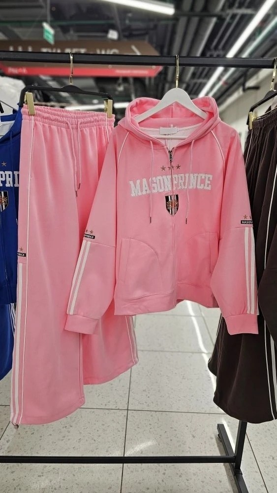 спортивные костюм,женские костюмы спортивные,спортивный костюм спортивные костюмы,женский спортивный костюм из премиальной ткани,костюм женский тройка