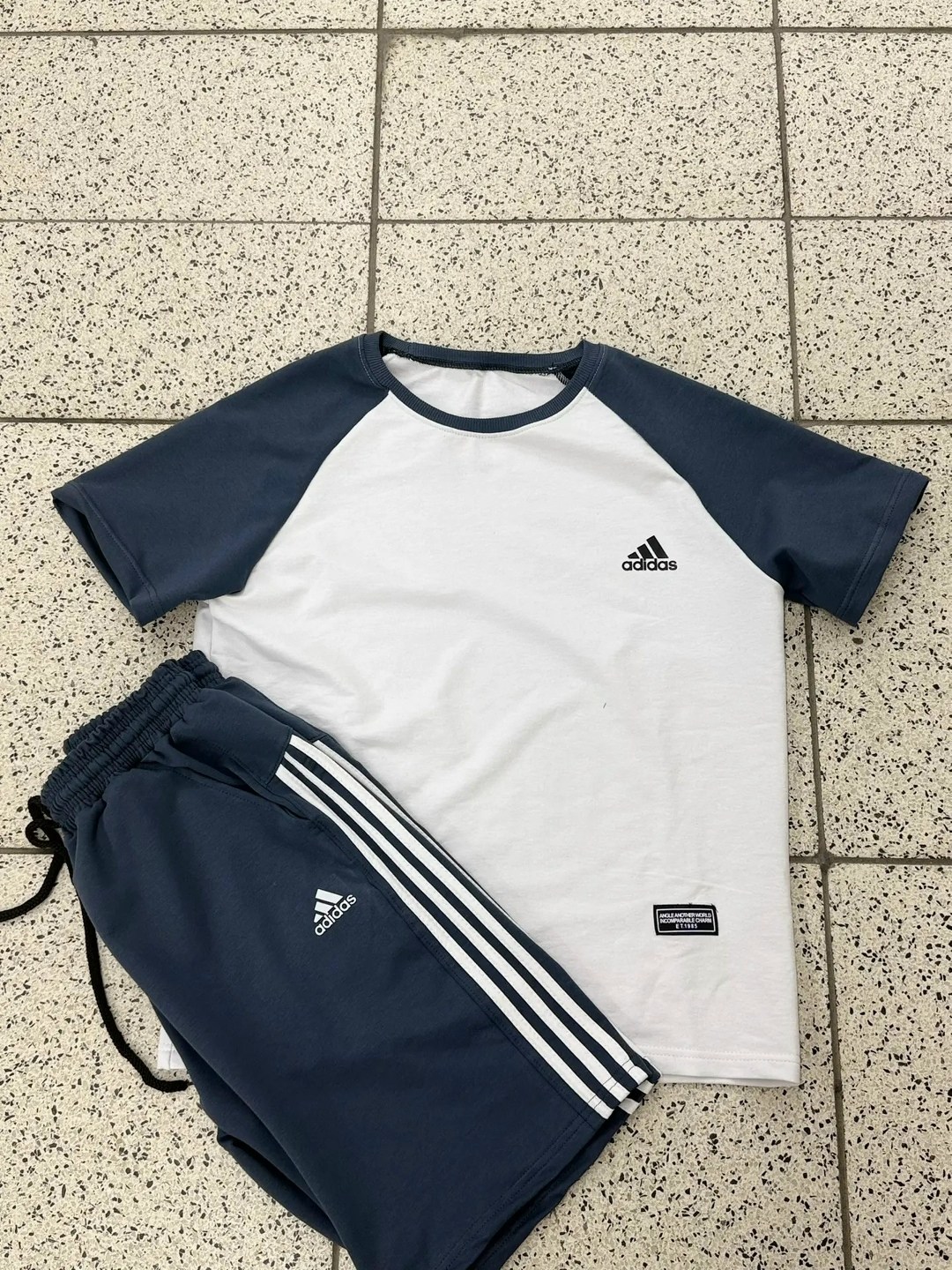 костюм спортивный adidas,костюм адидас шорты футболка,тренировочный костюм шорты и футболка,adidas костюм спортивный шорты футболка,костюм адидас