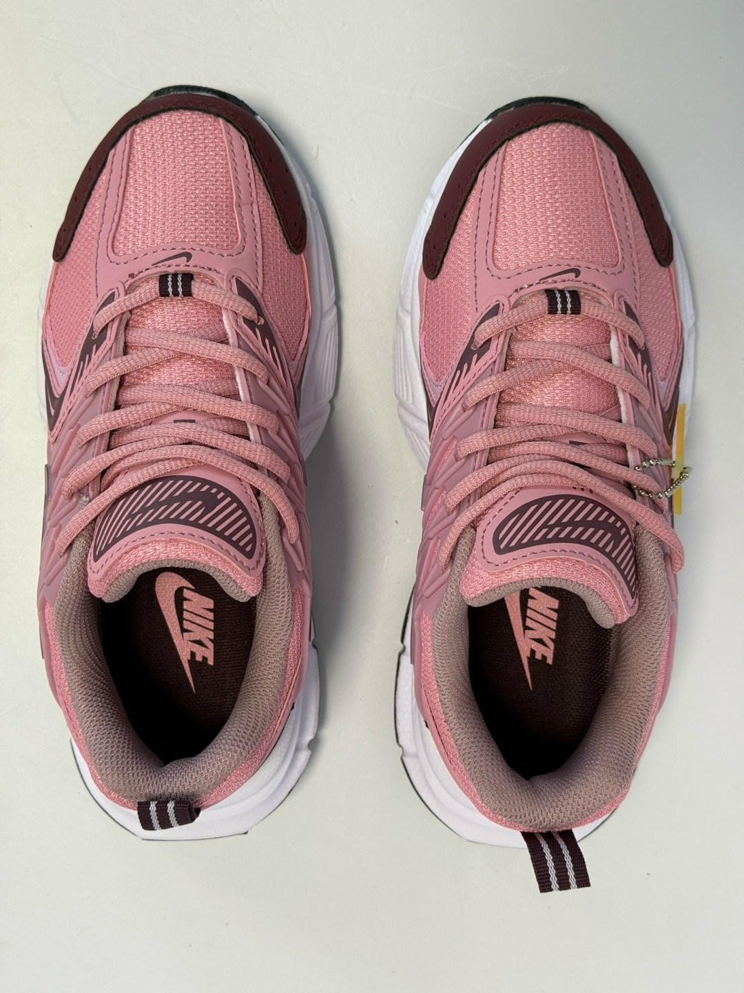 кроссовки,женские кроссовки,женские кроссовки nike,кроссы,спортивная