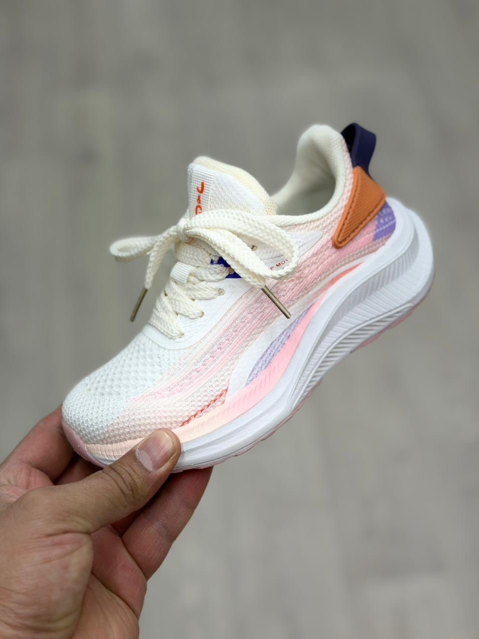 кроссовки женские,кроссовки,кроссовки для женщин,дышащие кроссовки,спортивная