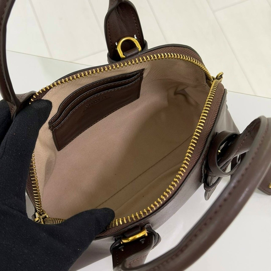 сумка,сумка женская,кожаная сумка,сумка элегантная,сумка классическая