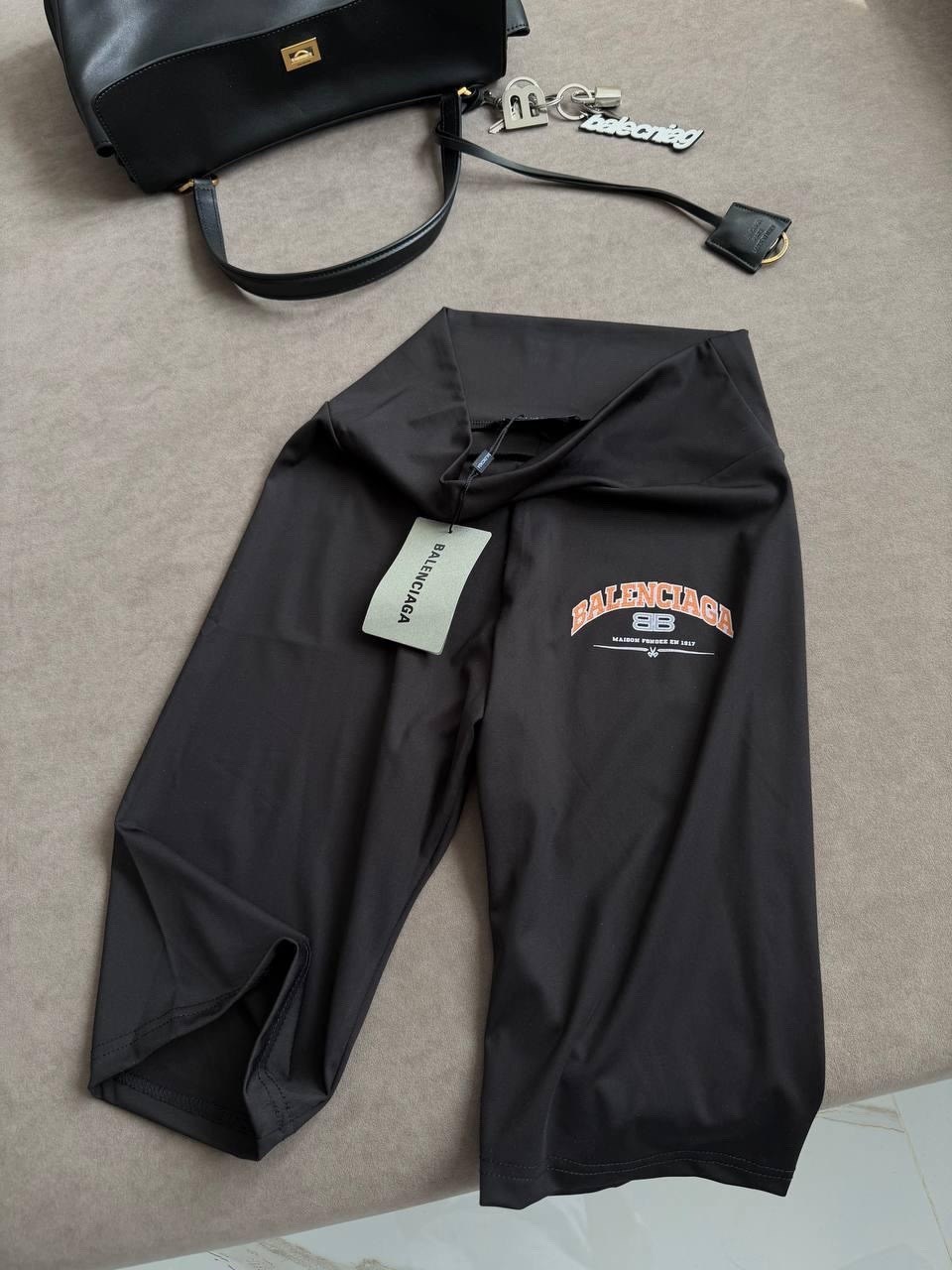 куртка женское balenciaga черный,худи баленсиага,куртка balenciaga,balenciaga оверсайз худи чёрного цвета,balenciaga hoodie