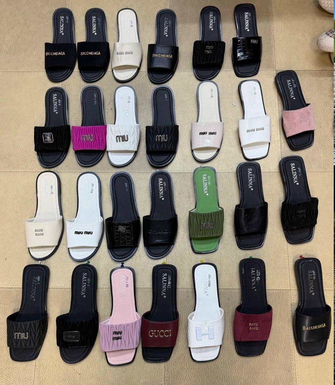 шлепанцы женские,шлепки женские,,модные тапочки,модные сандалии