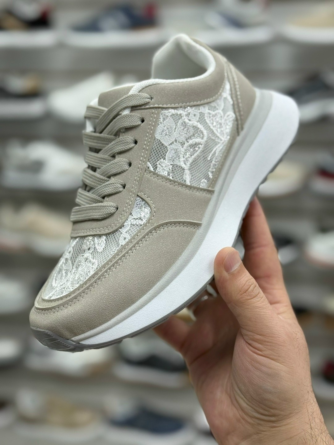 женские кроссовки,,черные кроссовки,женская ,кроссовка