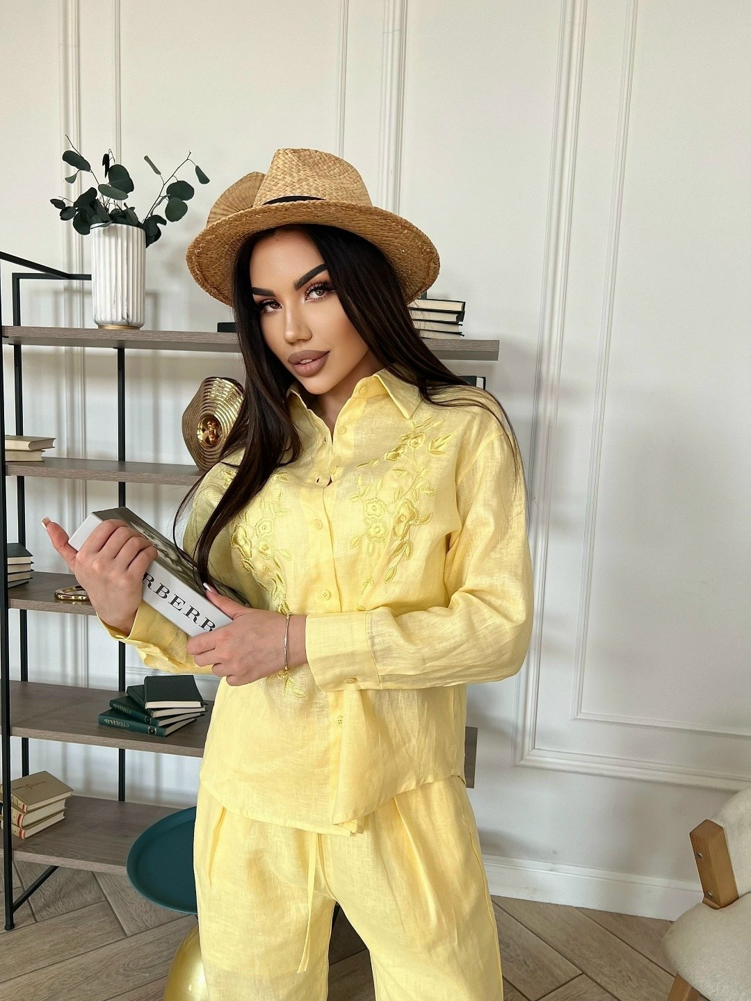 льняной костюм с брюками,костюм с брюками,стильные костюмы,белый брючный костюм,брючный костюм элегантный