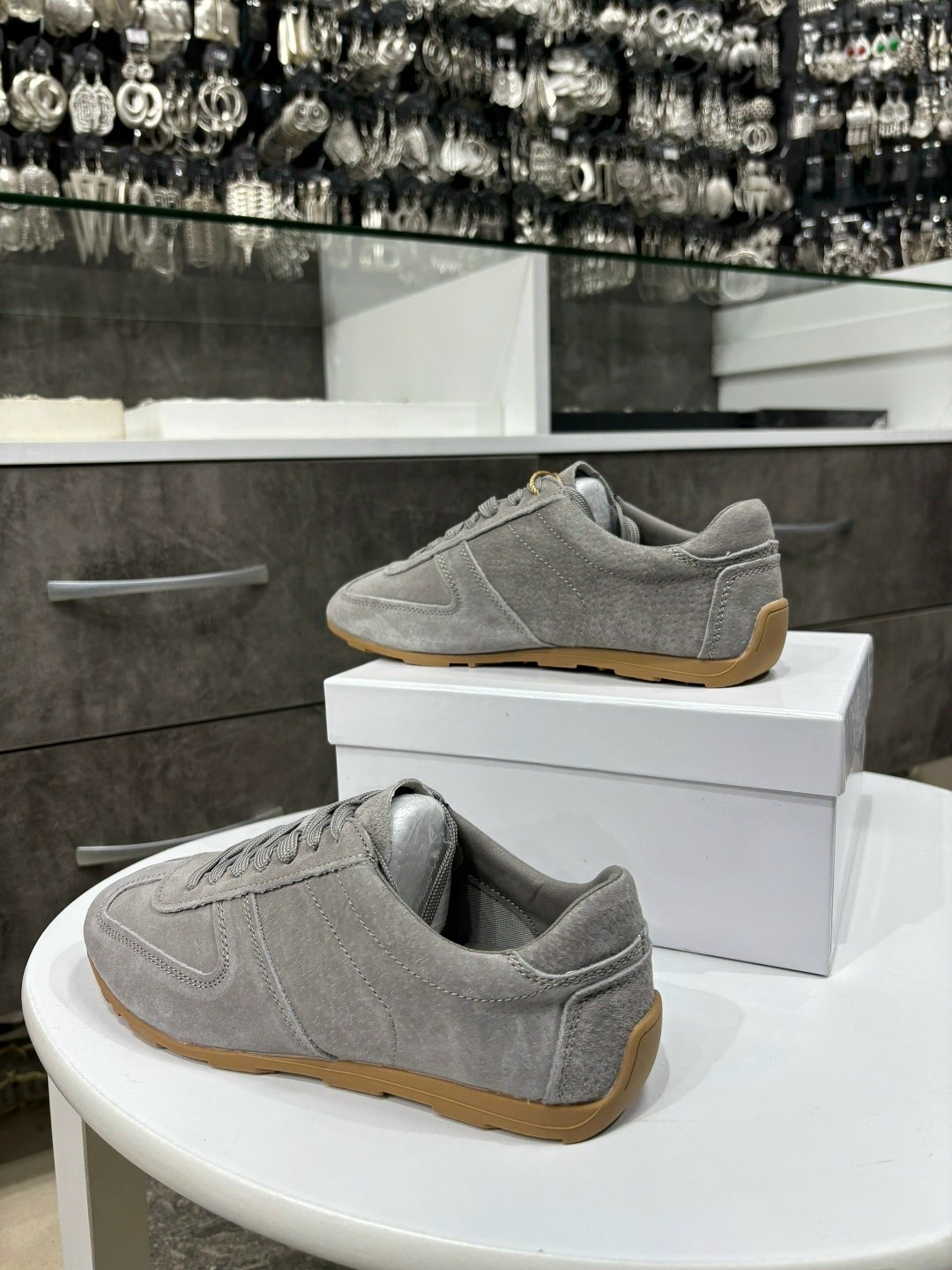 ,замшевые кроссовки,женские кроссовки,обуви,мужские замшевые кроссовки