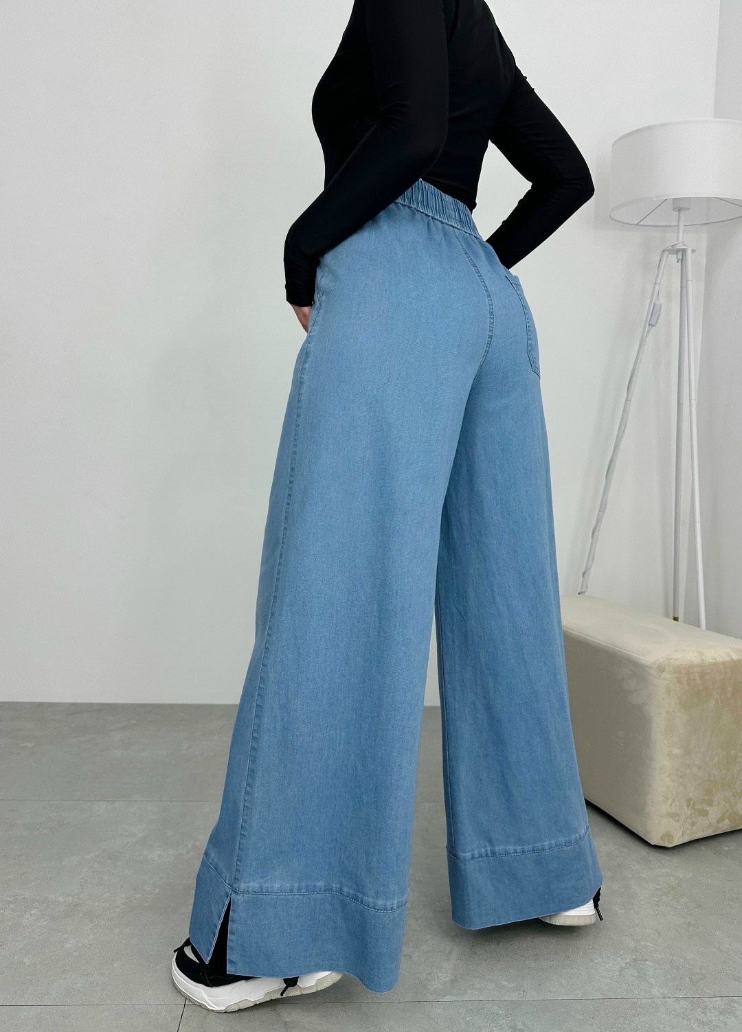 модные джинсы,широкие джинсы,джинсы женские,голубые джинсы,брюки джинсы