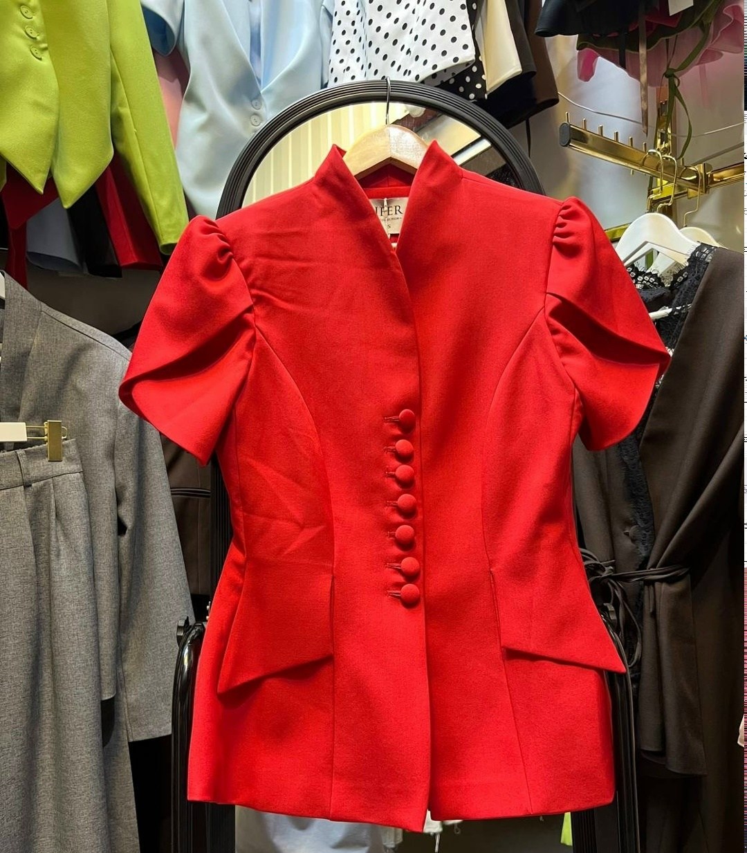 женские костюмы,женские деловые костюмы,элегантные наряды,жакет,женские наряды