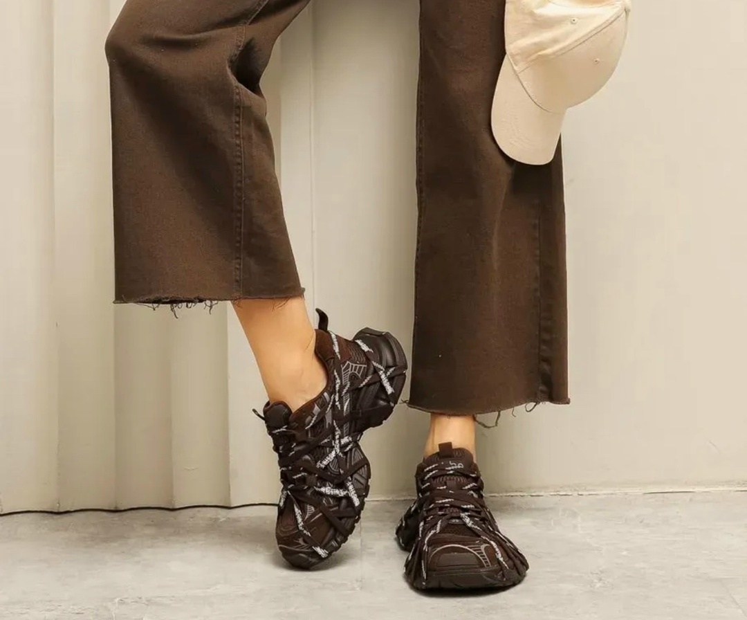 женские кроссовки,,массивные кроссовки женские,женская ,кроссовки модные