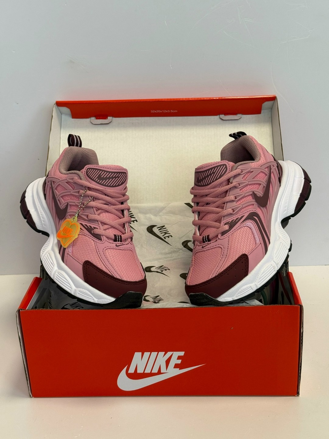 кроссовки,женские кроссовки,женские кроссовки nike,кроссы,спортивная