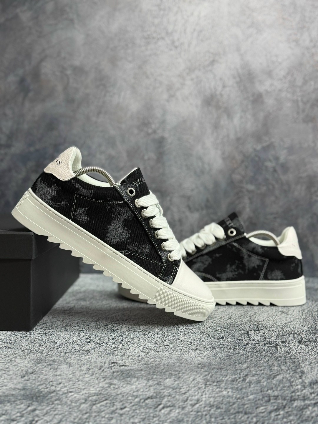 ,модные кроссовки,кеды замшевые,женские кроссовки,повседневные кроссовки