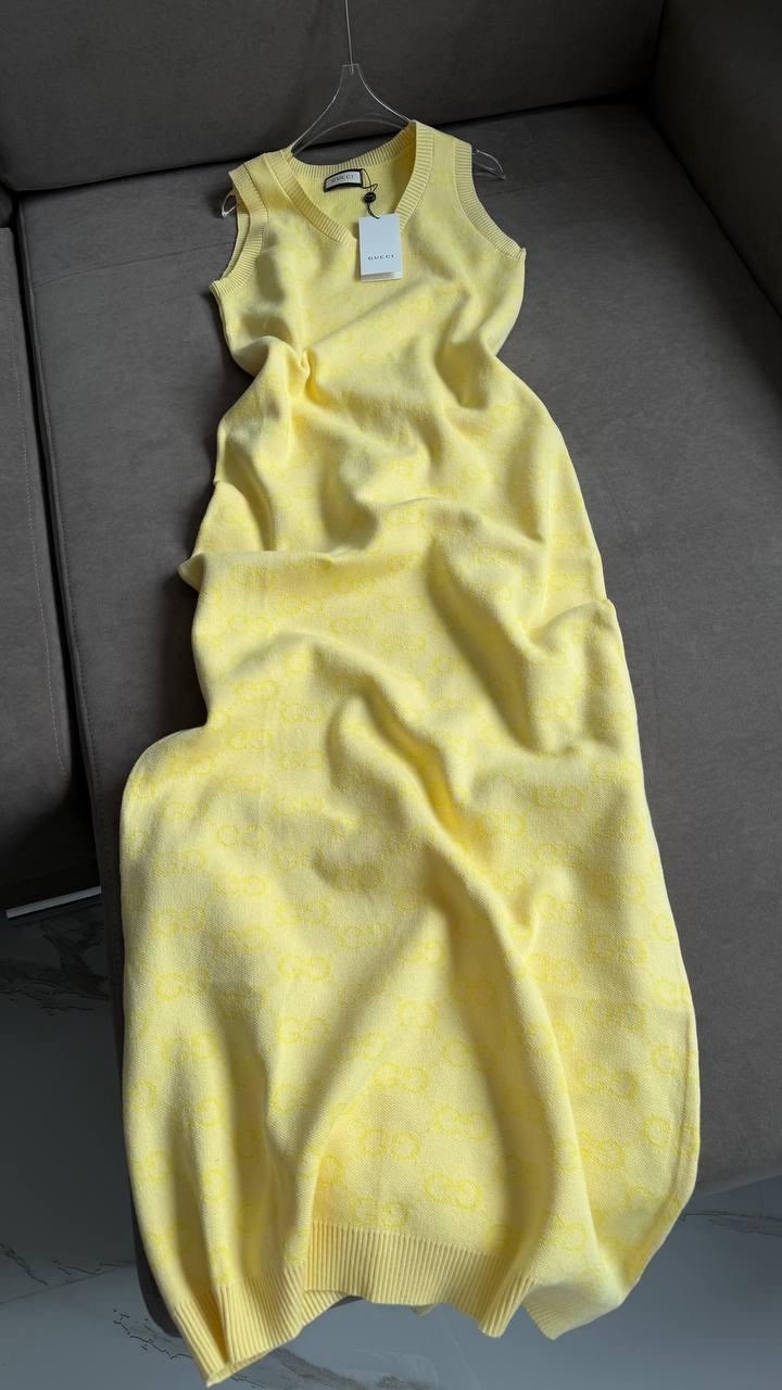 свитер гуччи женский,вязаные жилеты,желтый свитер гуччи,желтый свитер,безрукавка