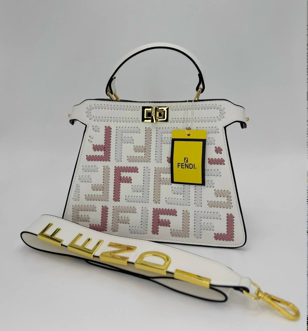 сумка fendi,сумка из зернистой коровьей кожи fendi,fendi сумка на плечо,женская сумка fendi,фенди сумка