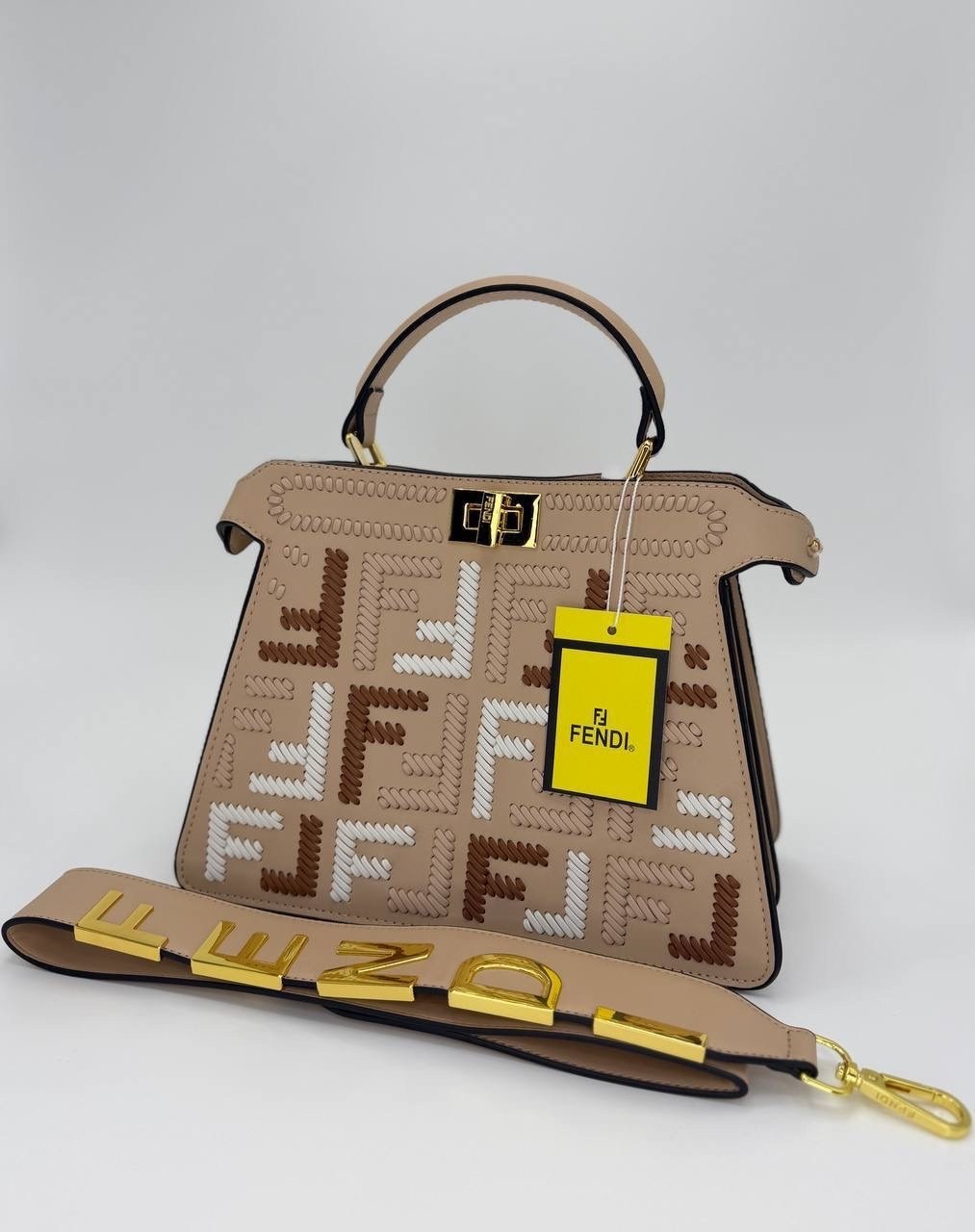 сумка fendi,сумка из зернистой коровьей кожи fendi,fendi сумка на плечо,женская сумка fendi,фенди сумка