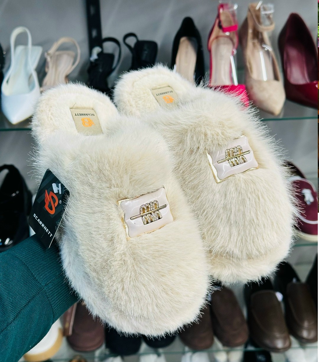 тапки женские,,пушистые модные тапочки,стильная ,меховые тапочки