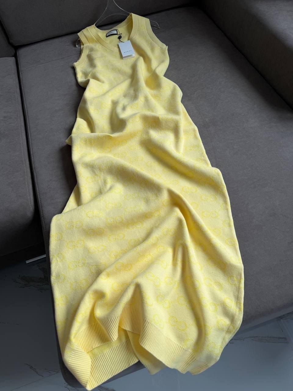 желтый свитер,желтый свитер гуччи,джемпер,безрукавка,брендовые вещи