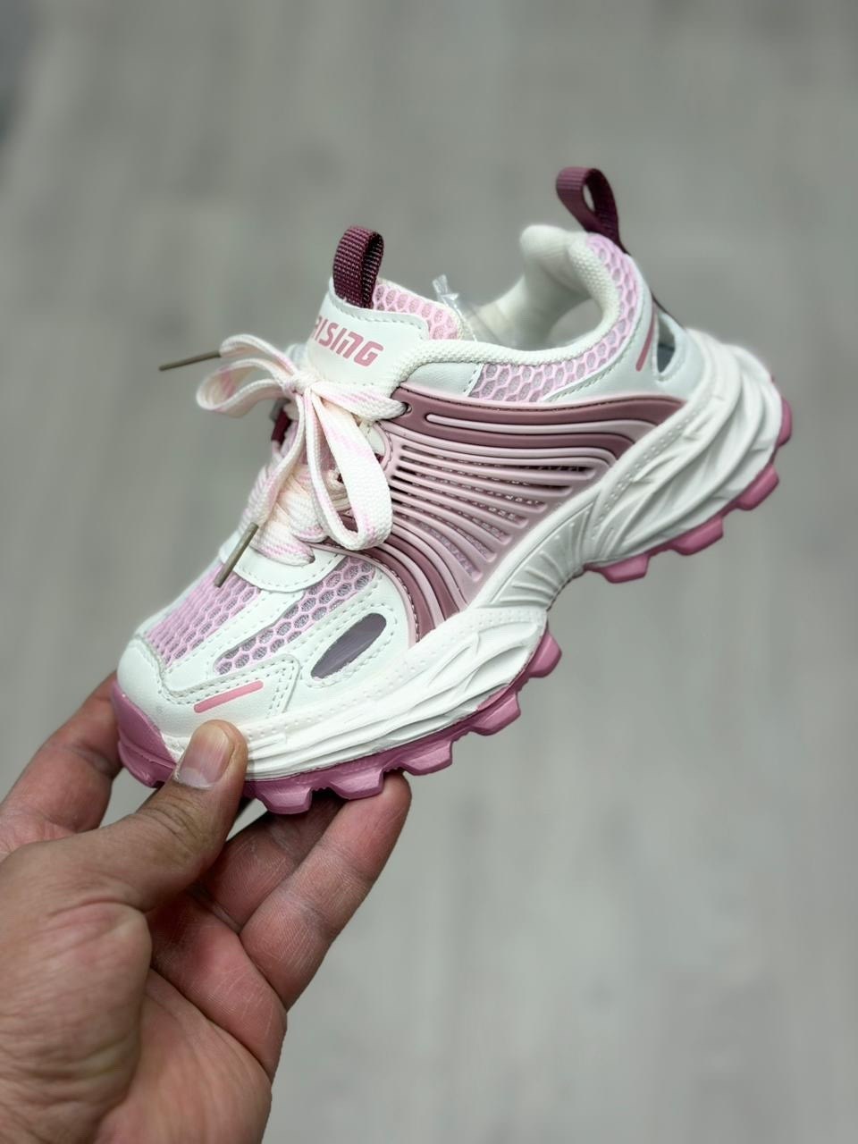 кроссовки,детские кроссовки,кроссовки женскиe,,спортивная