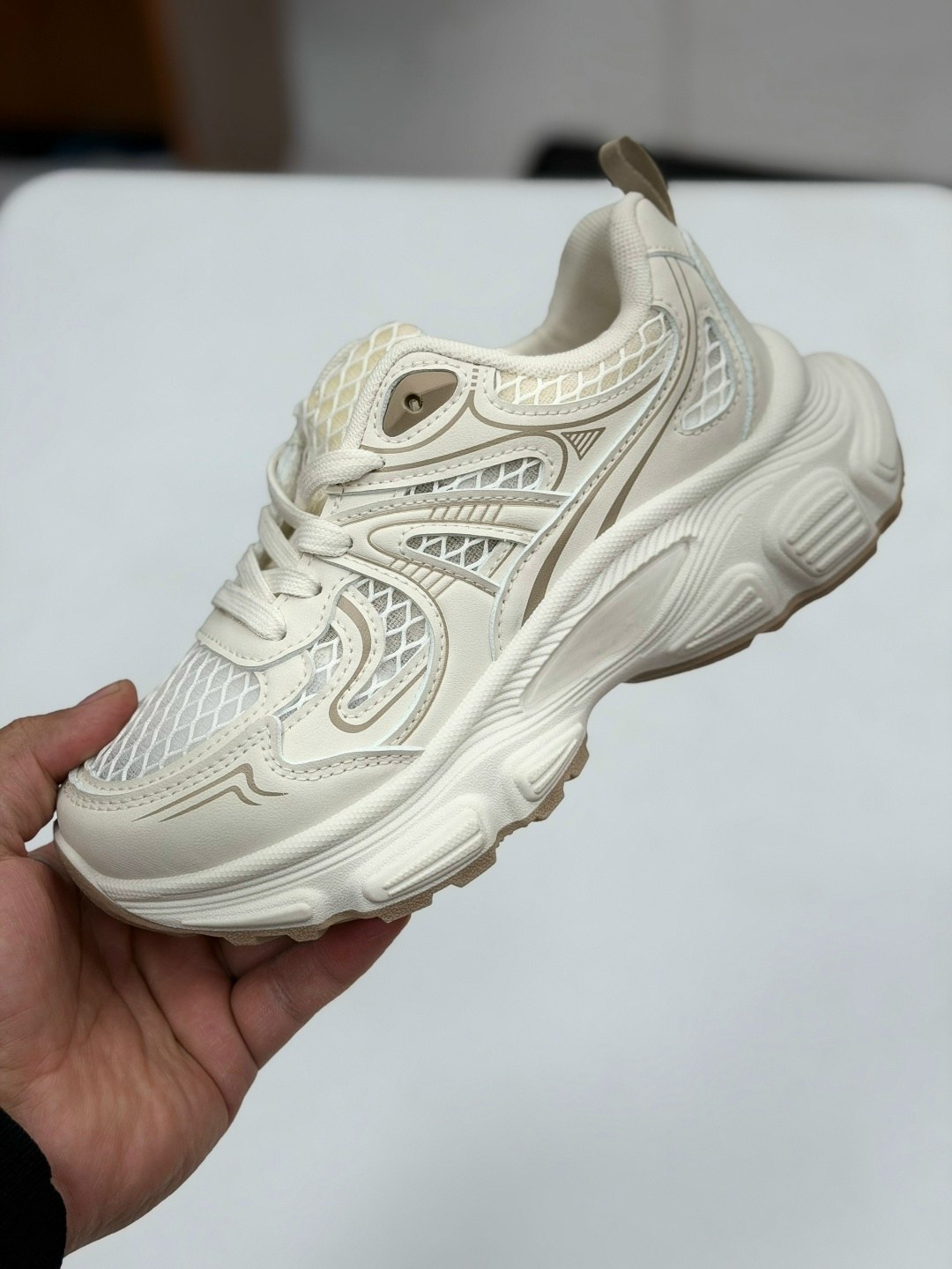 женские кроссовки,массивные кроссовки женские,массивные кроссовки,кроссовки эко,кроссовки кроссовки женские