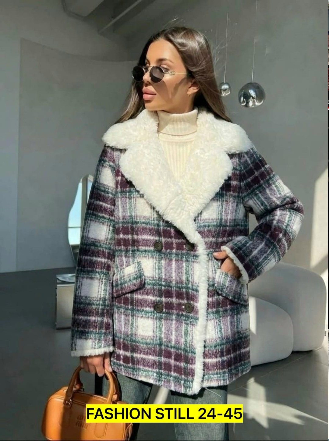 женская верхняя одежда дублёнка,дубленка женская зимняя,пальто в клетку демисезонное,дублёнка с пушистым воротником и клетчатой расцветкой,пальто модное