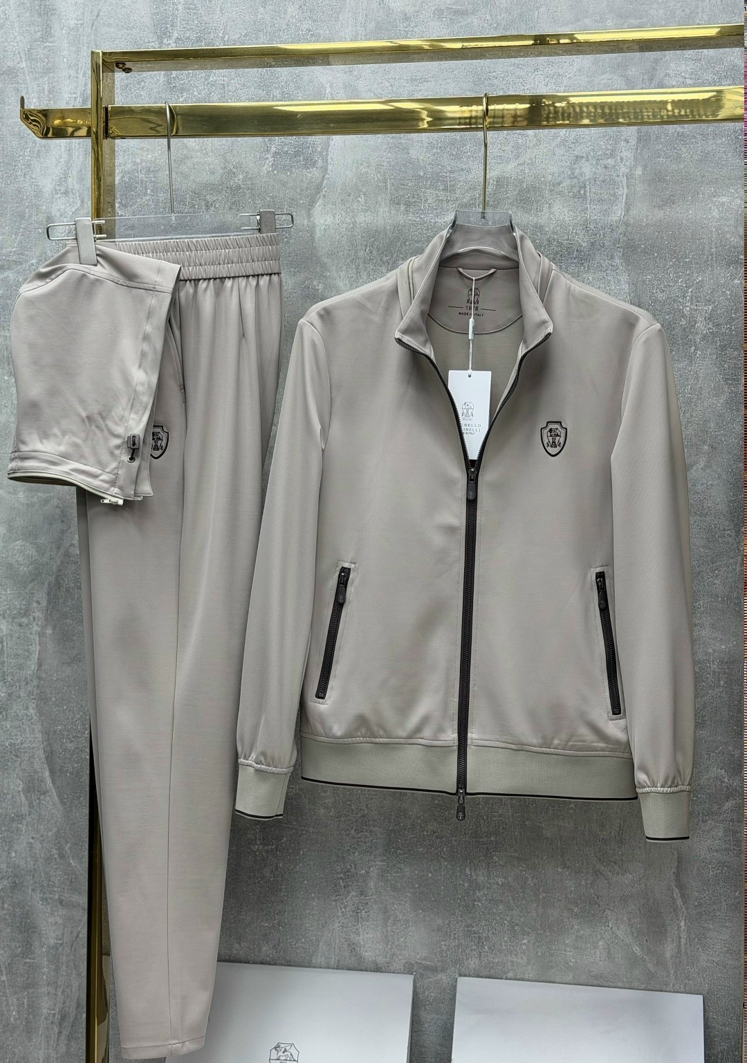 спортивный костюм brunello cucinelli,костюм спортивный,костюм brunello cucinelli,мужские спортивные костюмы