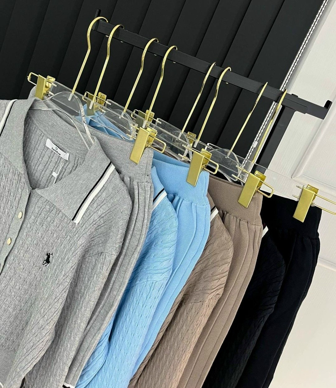 костюм женский,костюмчик,костюм стильный,костюм вязаный с юбкой,трикотажные костюмы