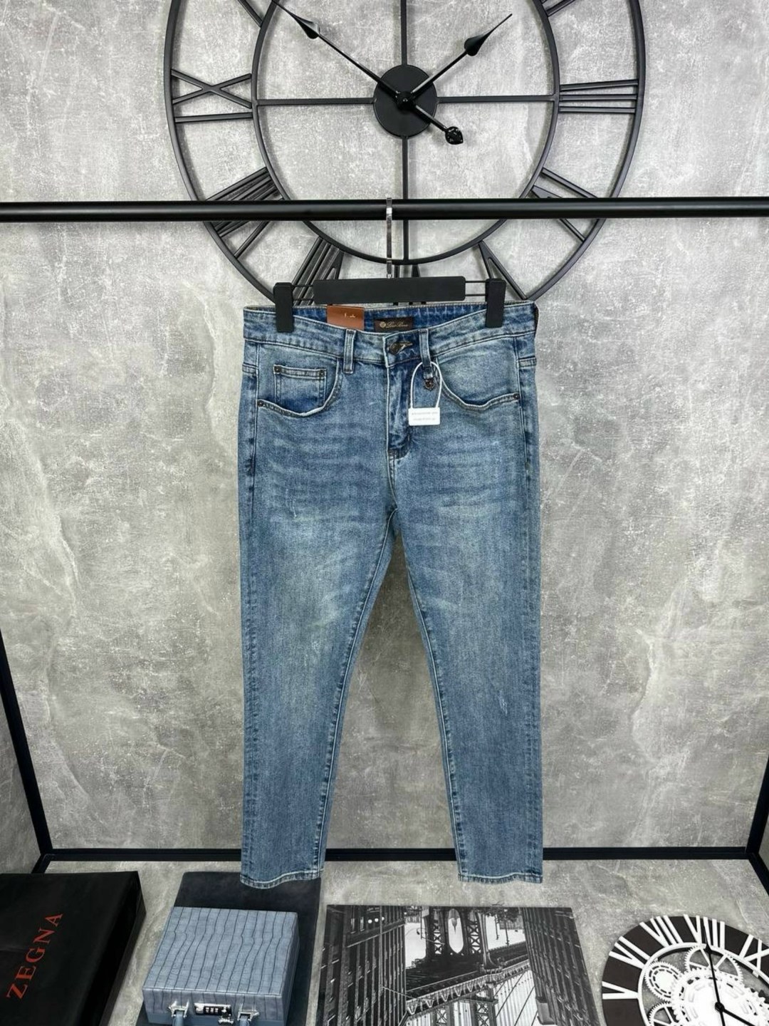 джинсы мужские,джинсы,мужские светло-синие джинсы dolce&gabbana,джинсы дольче габбана мужские,джинсы стильные