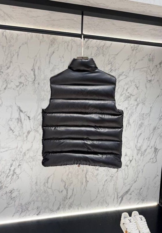 жилетка moncler,жилет moncler,жилет монклер,жилетка монклер,moncler мужской жилет