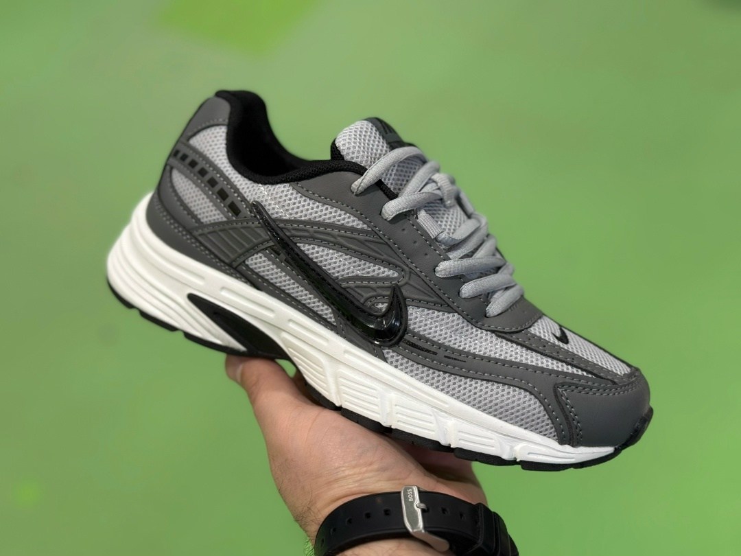 кроссовки nike initiator,кроссовки nike,повседневные кроссовки,мужские беговые кроссовки initiator от finish line nike бежевый,nike initiator