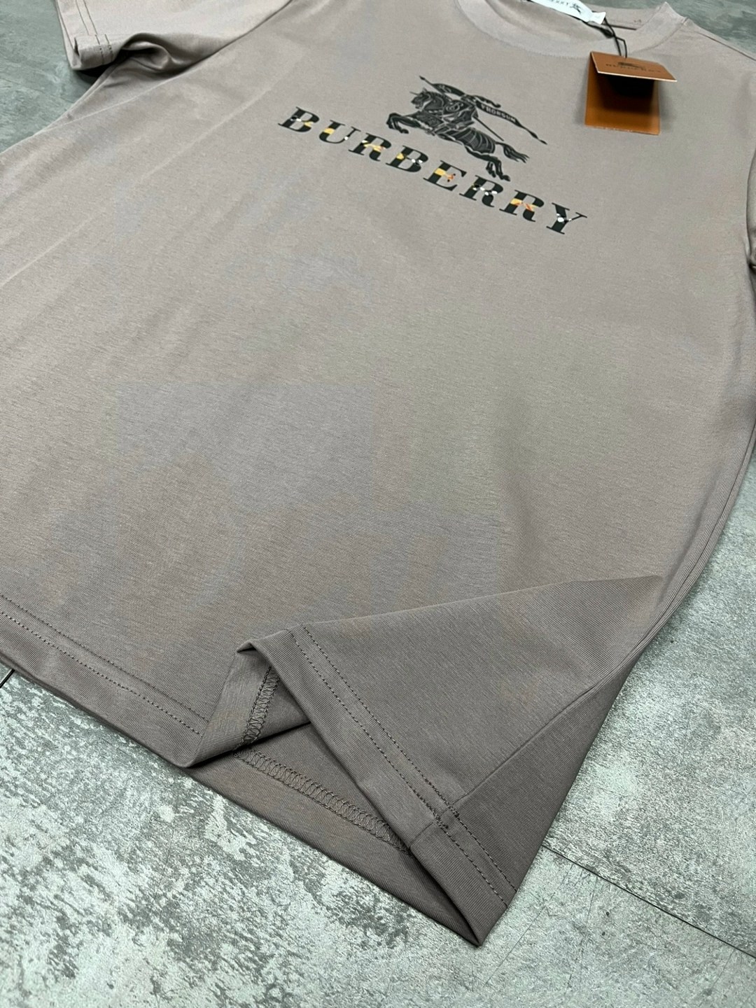 футболки для мужчин,футболка burberry,мужская футболка burberry,мужская футболка,хлопковая футболка burberry