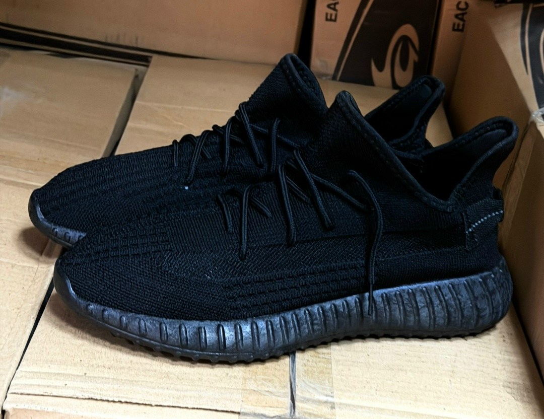 кроссовки adidas yeezy boost 350,adidas yeezy boost 350 v 2,кроссовки мужские yeezy boost 350,adidas yeezy boost 350,кроссовки adidas yeezy boost