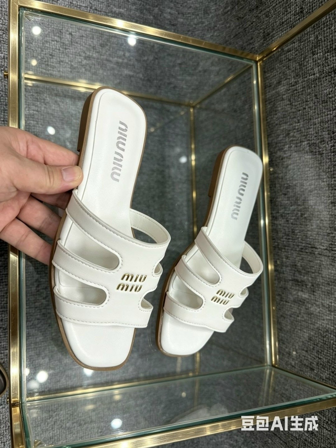 тапочки фенди,,тапочки fendi,женские шлепанцы,шлепанцы miu miu