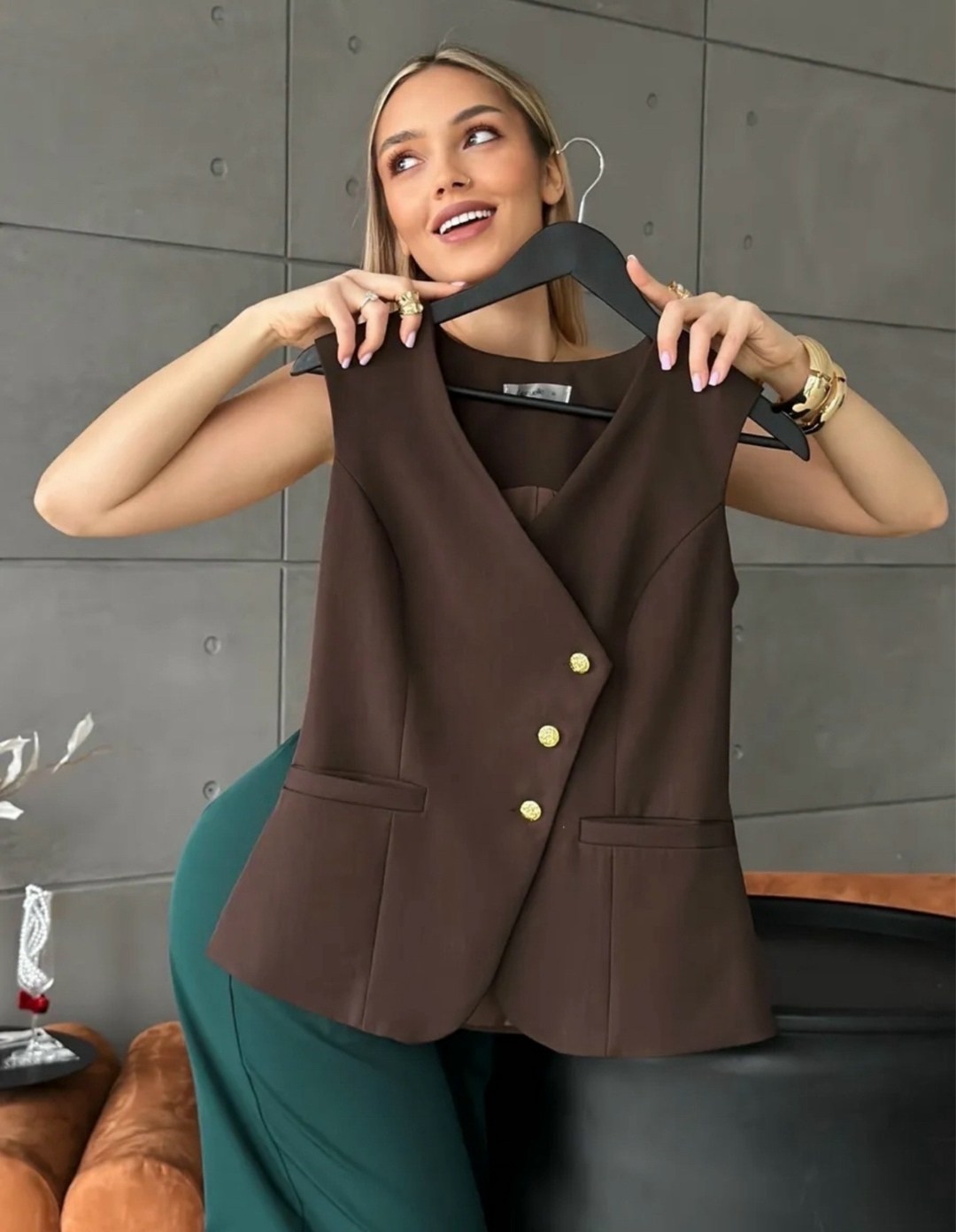 женский жилет,женская жилетка,жилет,жилет удлиненный,жилет приталенный