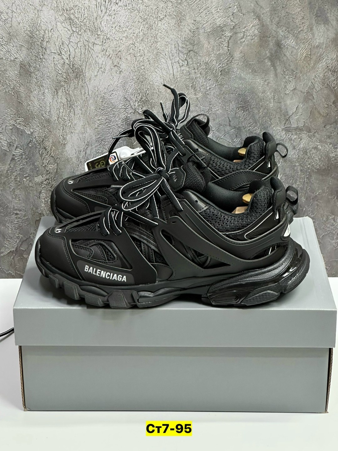 кроссовки balenciaga track,кроссовки balenciaga,кроссовки balenciaga женские,кроссовки баленсиага track balenciaga,мужские кроссовки balenciaga track в стиле баленсиага черные многослойная подошва