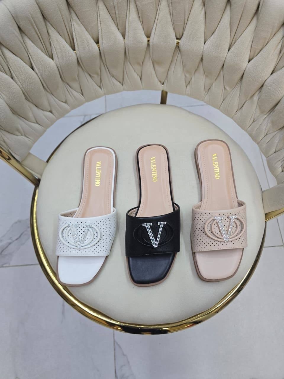 ,женские шлепанцы,модные шлепанцы,шлепки женские,шлепанцы с пряжкой