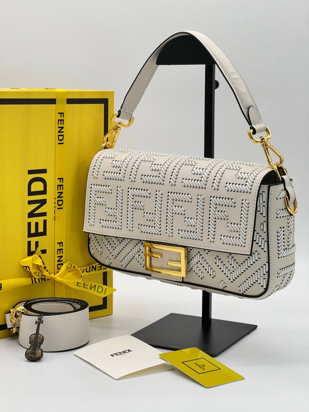 сумка fendi,женская сумка fendi,fendi сумка на плечо,сумка fendi baguette,fendi сумка багет