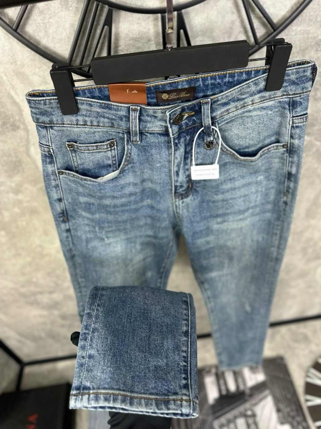 джинсы мужские,джинсы,мужские светло-синие джинсы dolce&gabbana,джинсы дольче габбана мужские,джинсы стильные