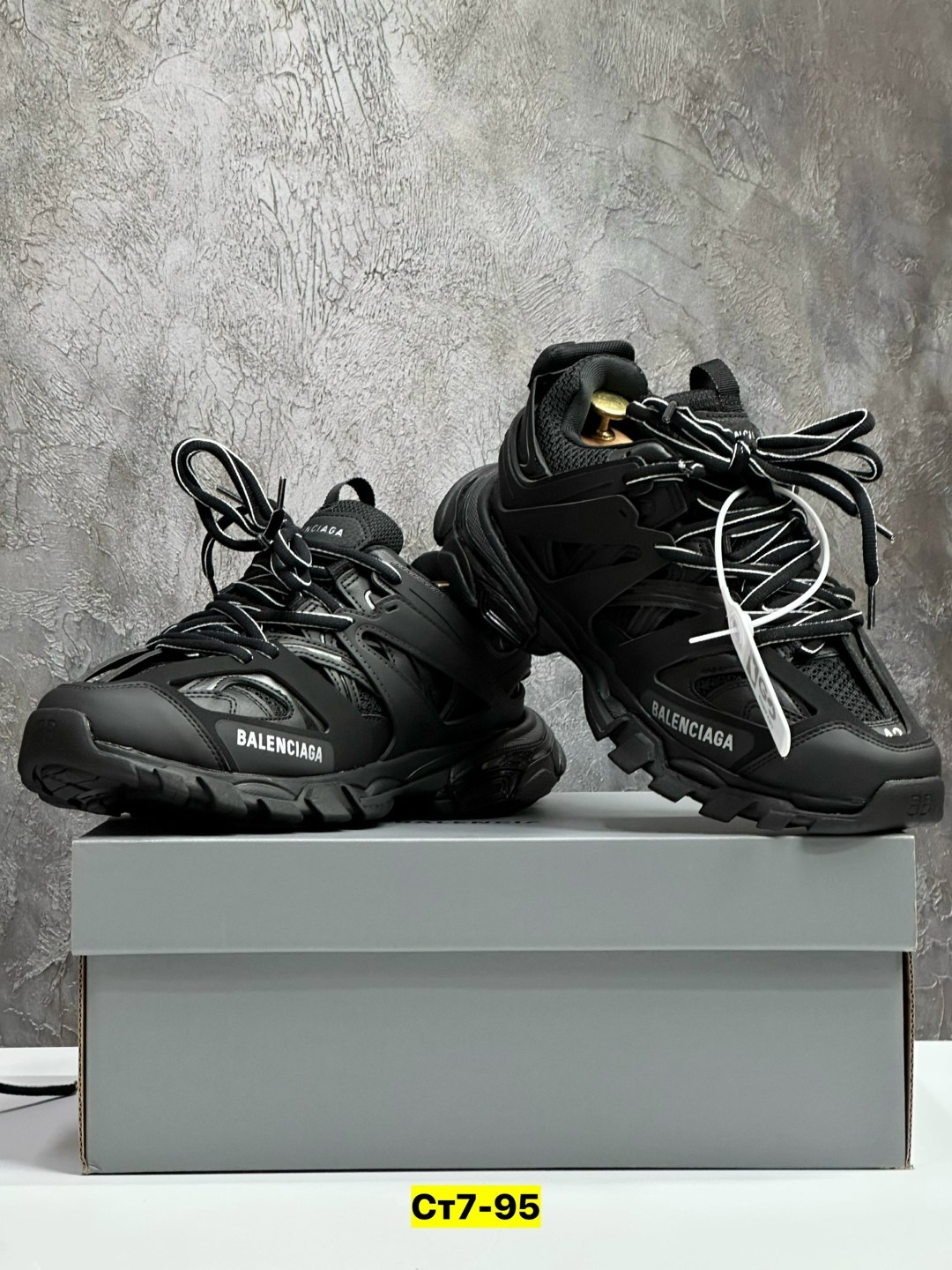 кроссовки balenciaga track,кроссовки balenciaga,кроссовки balenciaga женские,кроссовки баленсиага track balenciaga,мужские кроссовки balenciaga track в стиле баленсиага черные многослойная подошва