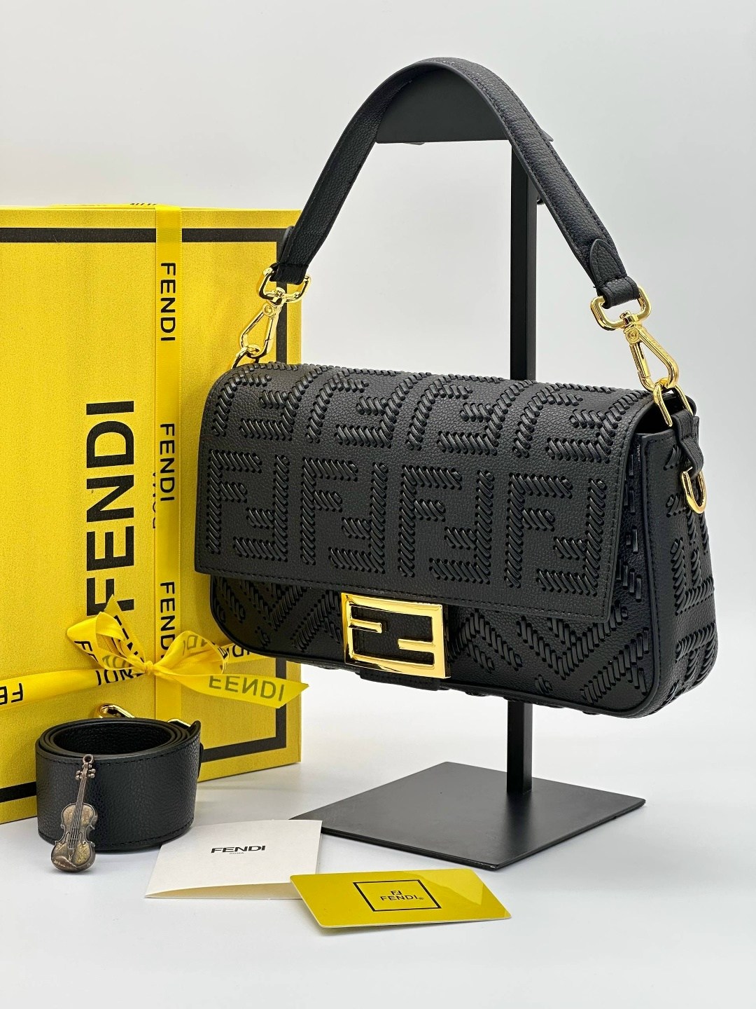 сумка фенди,fendi сумка,женская сумка fendi,fendi сумка на плечо,сумка fendi baguette