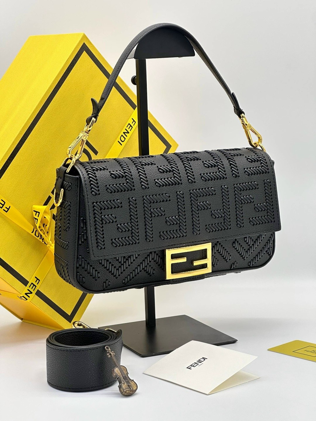 сумка фенди,fendi сумка,женская сумка fendi,fendi сумка на плечо,сумка fendi baguette