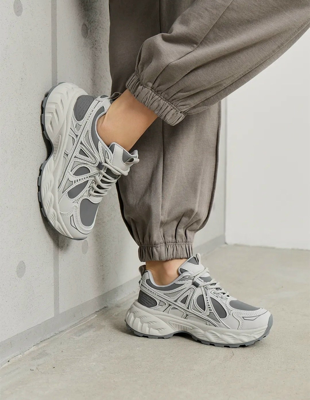 кроссовки,кроссовки женскиe,женские массивные кроссовки,спортивная ,модные женские кроссовки 2025