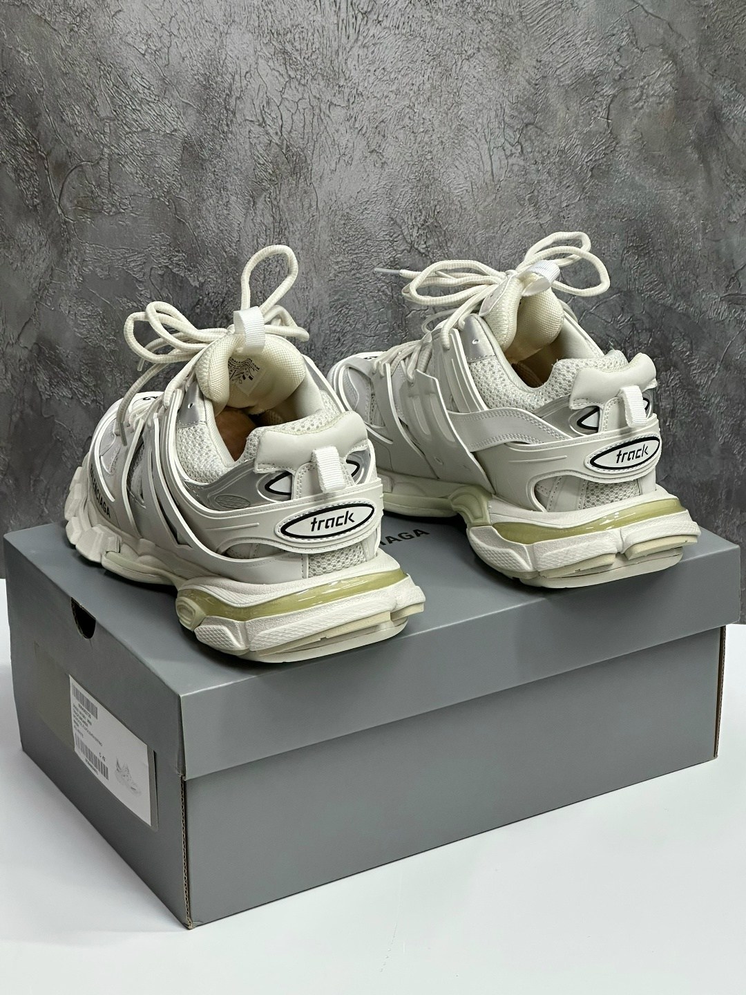 баленсиага трек кроссовки мужские,кроссовки balenciaga track,кроссовки balenciaga,кроссовки баленсиага трек белые,мужские кроссовки balenciaga track белые с серым