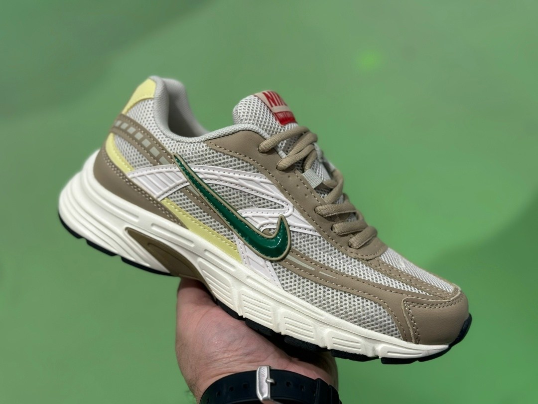 кроссовки nike initiator,кроссовки nike,повседневные кроссовки,мужские беговые кроссовки initiator от finish line nike бежевый,nike initiator